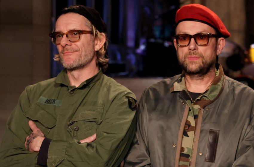  Watch Gorillaz Make Their Saturday Night Live Debut