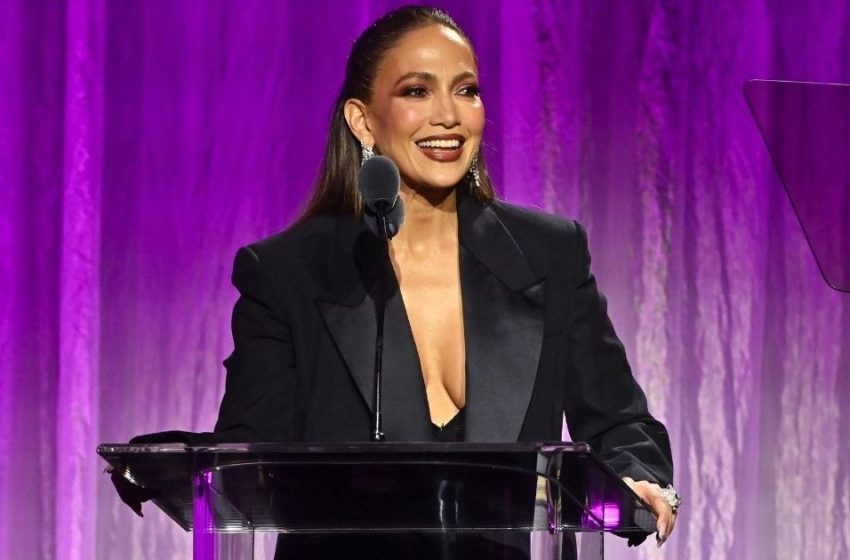  Jennifer Lopez’s Bodysuit With Cutouts Is Also Completely Sheer