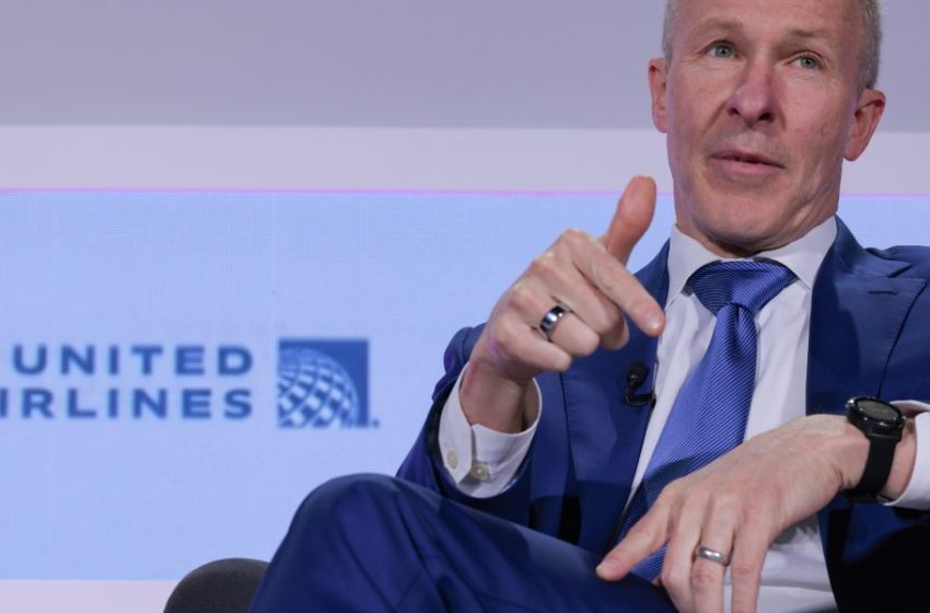  United Airlines plans for oil hitting $175 a barrel and staying above $100 next year