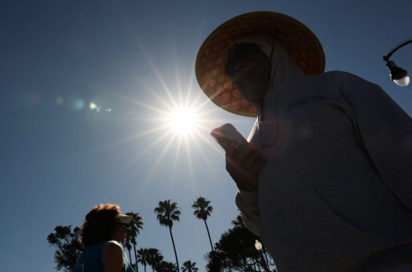  As Storms Pummel Hawaii, the Western U.S. Continues to Bake Amid Record-Breaking Heat Wave