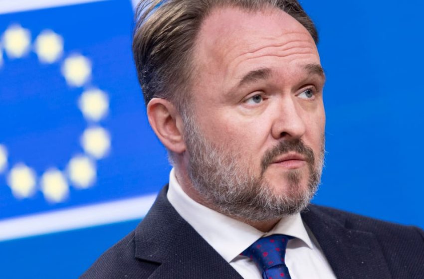  Brussels says Europeans should consider traveling less to avoid energy shortages – POLITICO