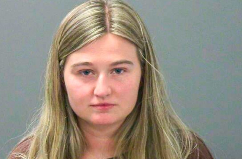  Joseph, Kendra Duggar Charged With Child Endangerment Amid Investigation