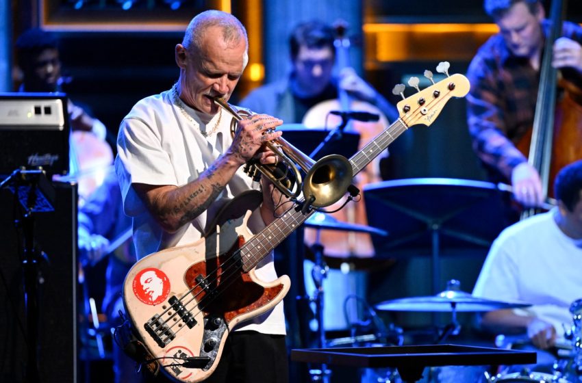  Watch Flea Cover Frank Ocean’s ‘Thinkin Bout You’ on ‘Fallon’