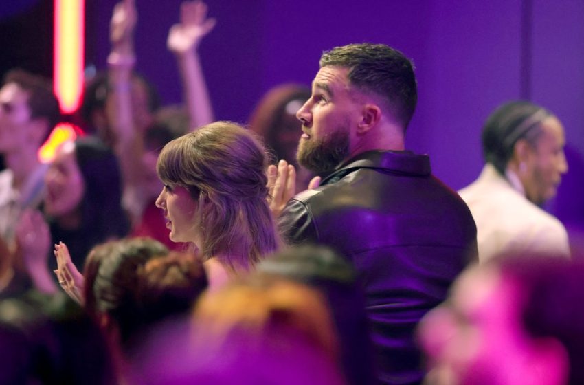  Taylor Swift, Travis Kelce Make Awards Show Debut at iHeartRadio Music