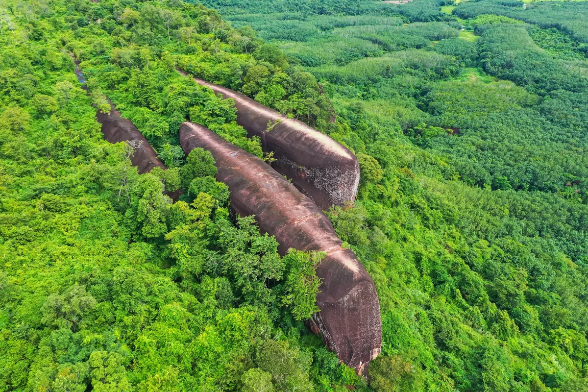 Hin Sam Wan - Three Whale Rock