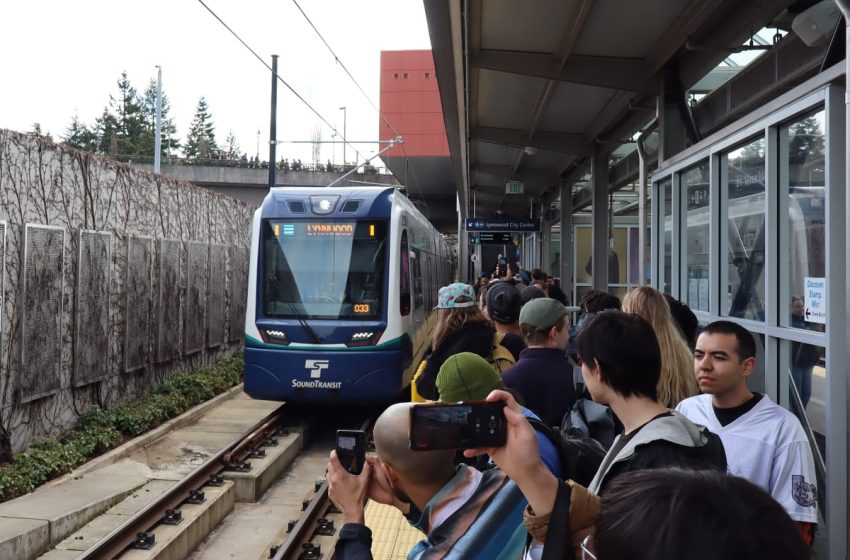  Huge Crowds Turn Out To Finally Ride Light Rail Across Lake Washington