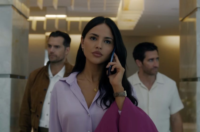  Jake Gyllenhaal & Henry Cavill Lead Guy Ritchie’s In The Grey Trailer