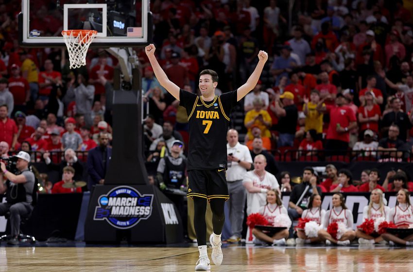  Iowa Reaches Elite Eight After Nebraska’s Costly 4-Player Blunder