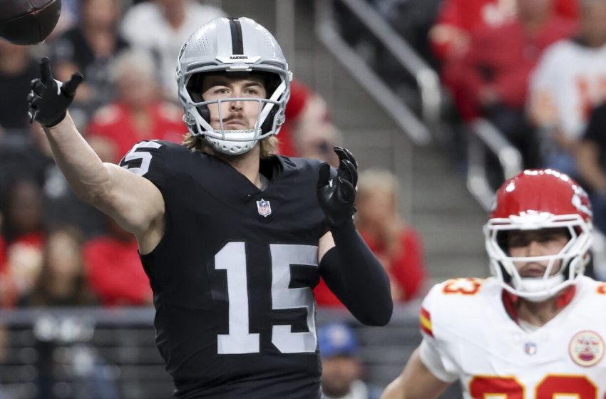  Kenny Pickett says he’s similar to Bryce Young, and the right fit to be his backup