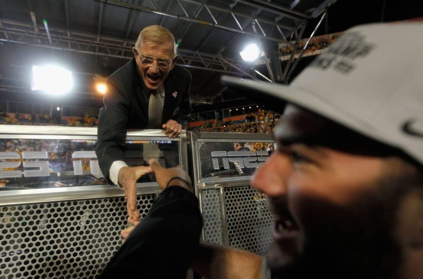  Lou Holtz’s impact on broadcasting: Former colleagues remember a competitor, friend