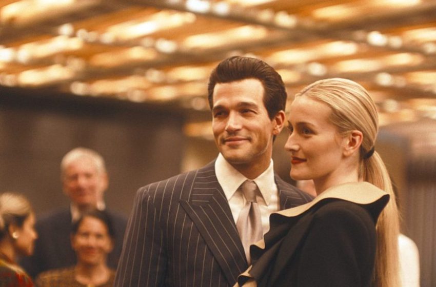  How Love Story Finale Handles JFK Jr and Carolyn’s Plane Crash Deaths