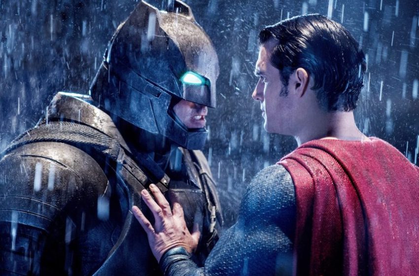  Zack Snyder Defends Toxic Fans and ‘Batman v Superman’