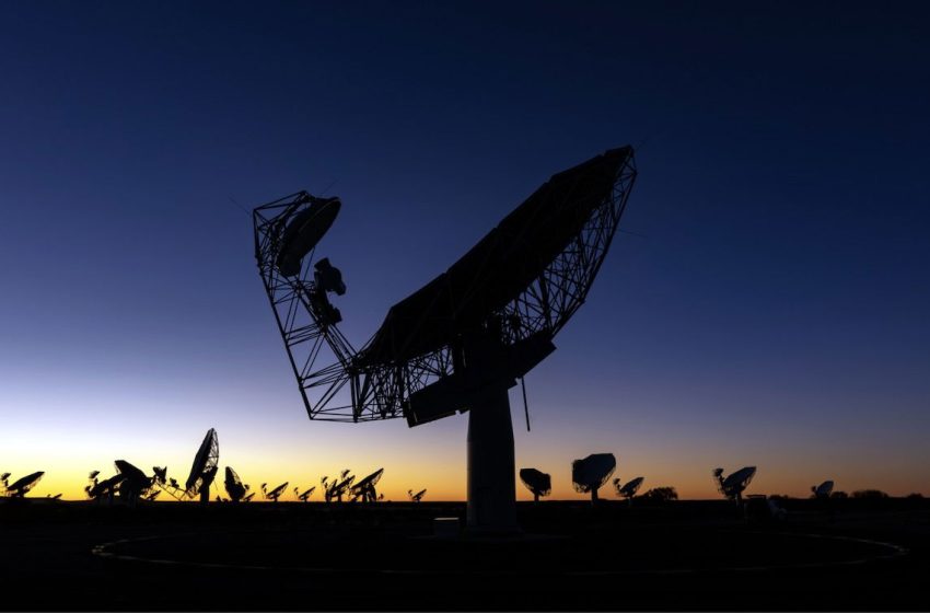  MeerKat Telescope Spots Mega-Powered “Space Laser” Beaming Across the Cosmos, Revealing Most Distant Luminous Object Known