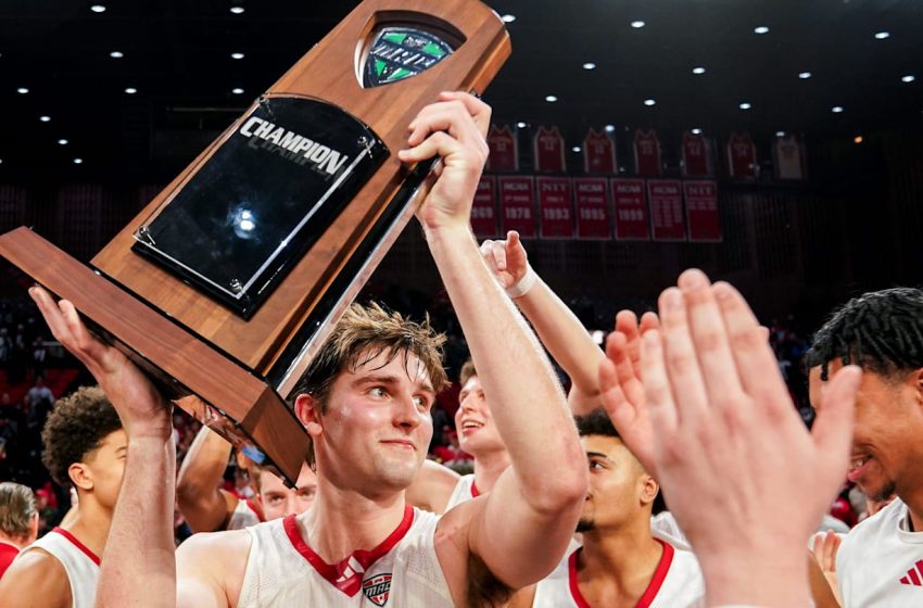  Miami (Ohio) Forged 30–0 College Hoops Season the Old-School Way