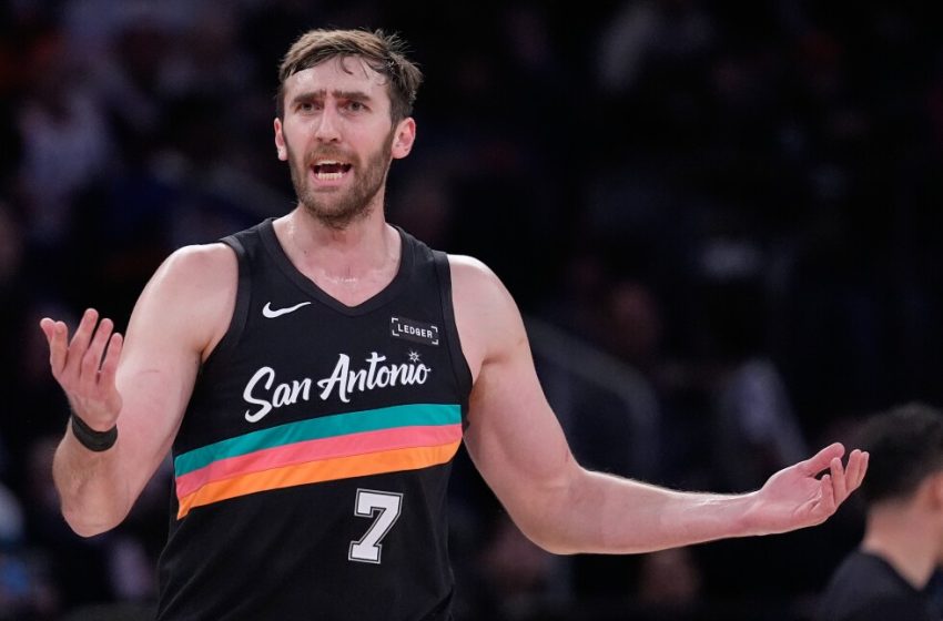 NBA player Kornet asks Hawks to cancel strip club promotion