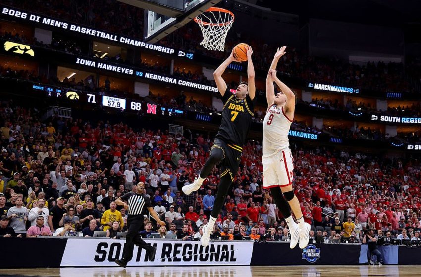  Nebraska only puts 4 players on court in late blunder vs. Iowa: ‘A miscommunication’