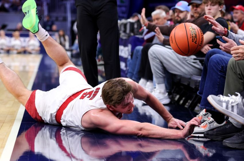  PERFECT NO MORE: Miami (OH) falls to UMass in MAC quarterfinals