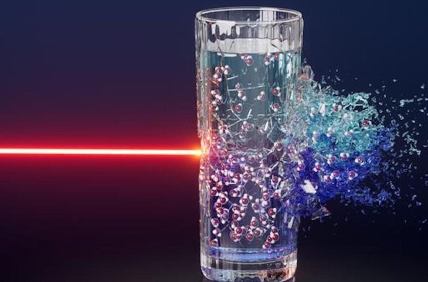  Scientists Discover Hidden Behavior in Water That Helps Explain Why Ice Floats