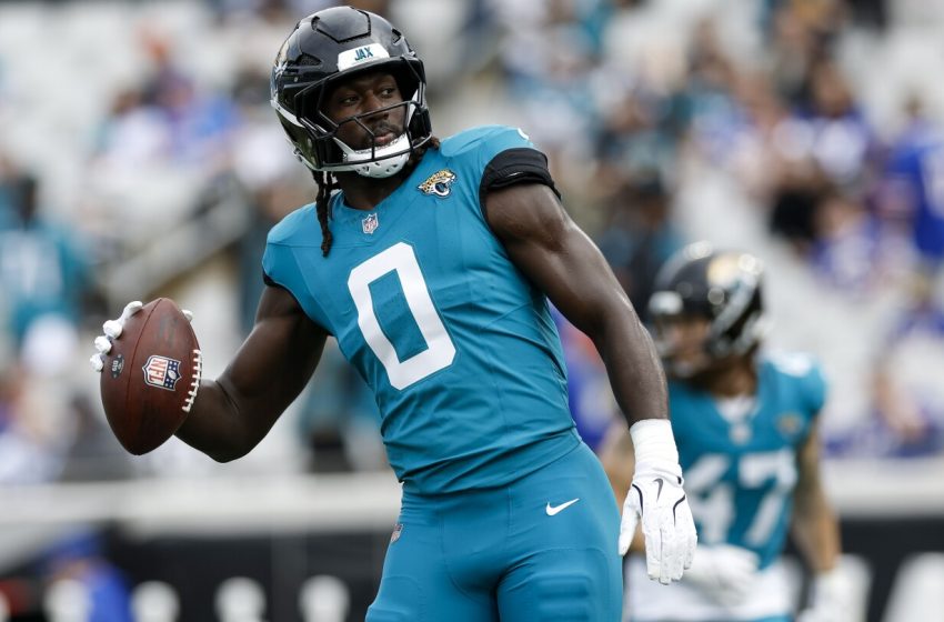  Panthers agree to terms with LB Devin Lloyd