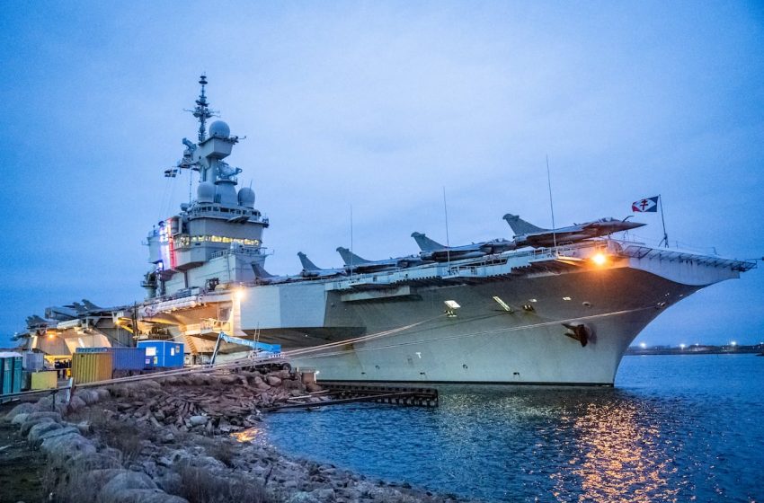 France sends aircraft carrier to Mediterranean as Middle East flares up