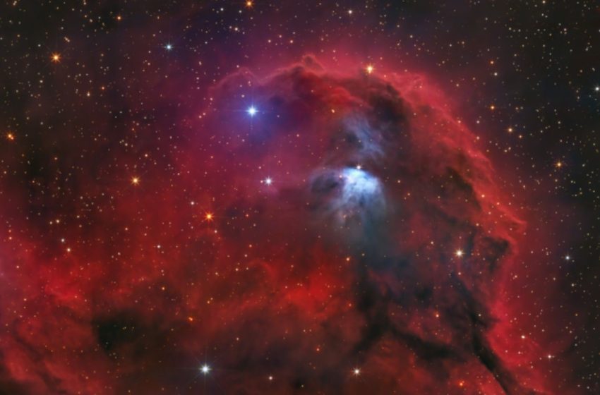  Astrophotographer spends nearly 70 hours capturing a delicate blue nebula in Orion (photo)