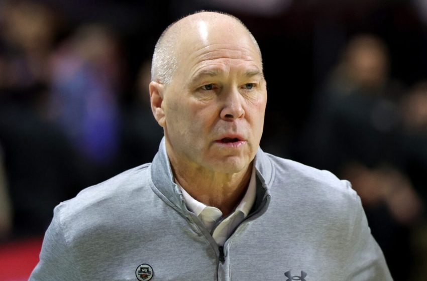  Randy Bennett agrees to take ASU basketball job