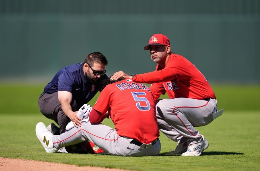  Red Sox manager says Gold Glove infielder likely headed for surgery