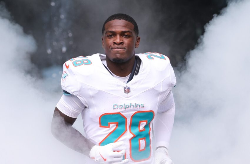  Report: Dolphins tell inquiring teams De’Von Achane is not available