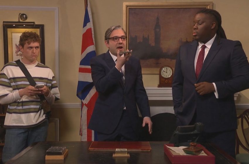  Tina Fey Leads ‘Saturday Night Live UK’ Debut