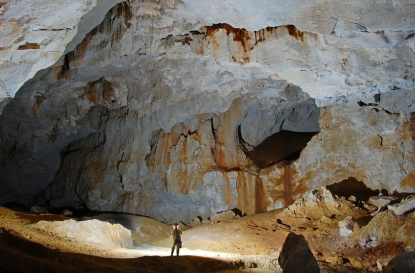  Scientists Enter a Remote Cave and Find Evidence That the Sahara Was Green and Rainy 8,000 Years Ago
