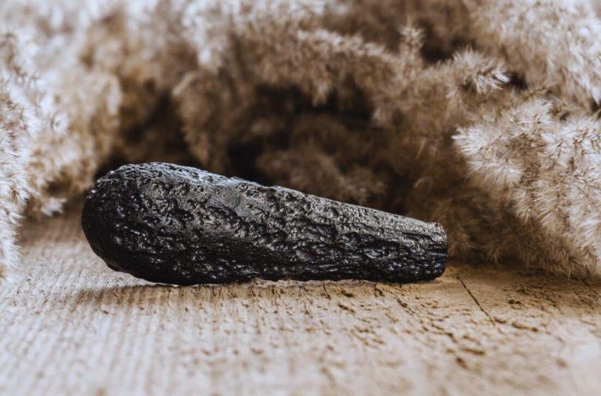  Scientists Just Found a Black Rock on Mars Packed With Ancient Water