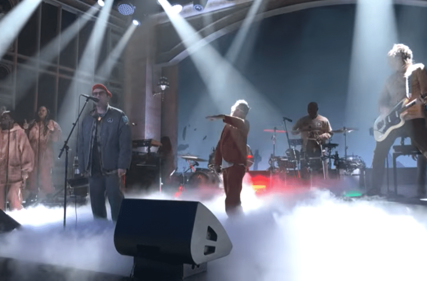  Watch Gorillaz Perform ‘Clint Eastwood,’ ‘The Moon Cave’