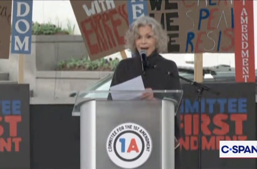  Jane Fonda Leads First Amendment Rally To Warn Of Paramount-WB Merger