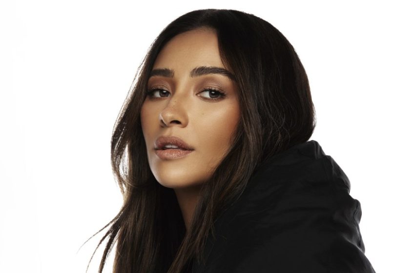  Shay Mitchell Cast In ‘Baywatch’ Sequel In Series Regular Role