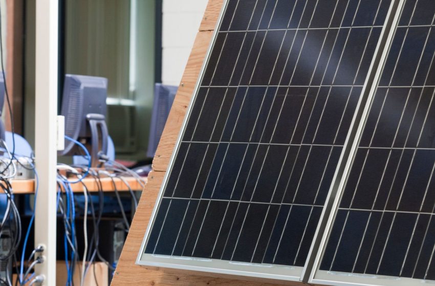  Singlet fission breaks ‘ceiling’ of solar cells for 130% quantum yield