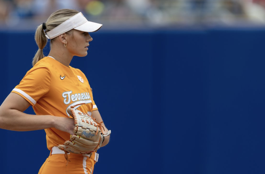  Tennessee ace Karlyn Pickens exits game with apparent injury