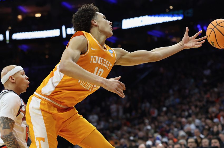  Tennessee basketball vs Iowa State game time delayed in Sweet 16