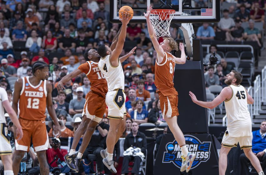  Trey Kaufman-Renn’s late tip-in sends Purdue to Elite Eight