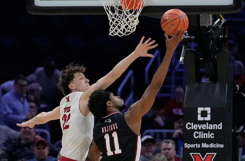  UMass ruins No. 20 Miami (Ohio)’s perfect season, stuns RedHawks in quarterfinals of MAC tournament