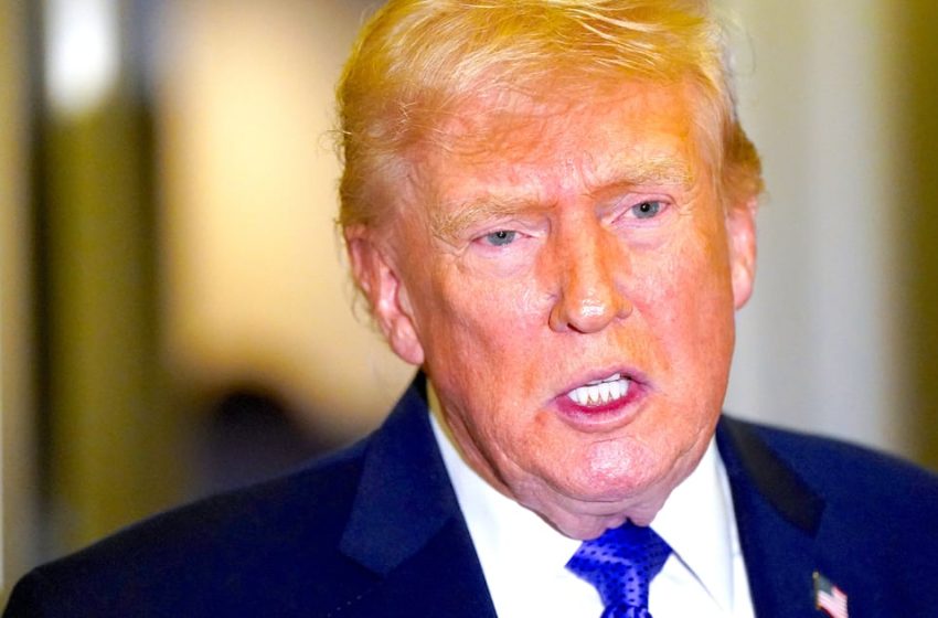  Rattled Trump Amps Up MAGA Civil War With Late-Night Threat