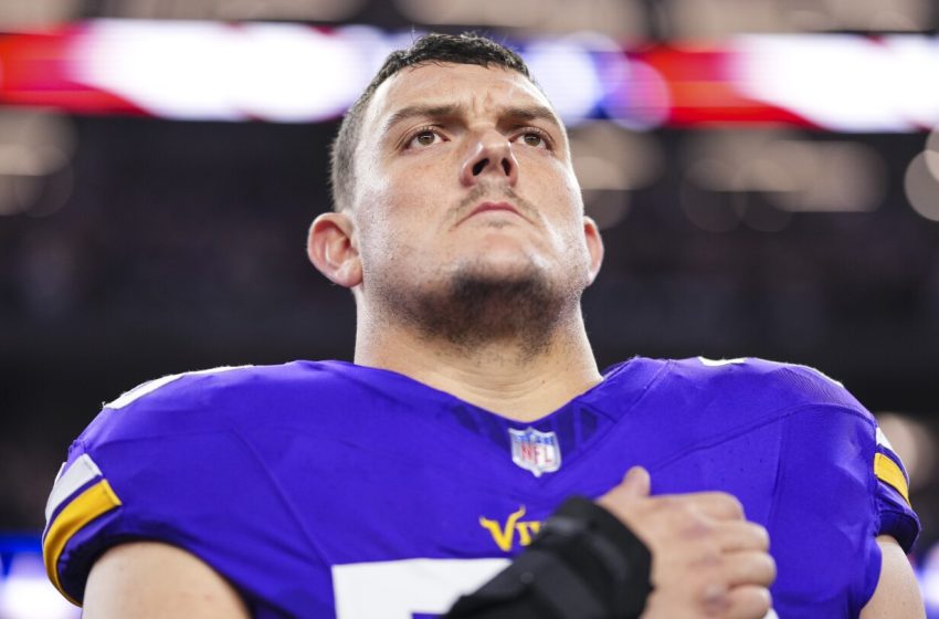  Vikings C Ryan Kelly announces his retirement