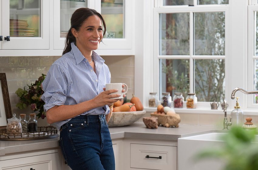  Netflix Exits Meghan Markle’s $64 Scented Candles Business