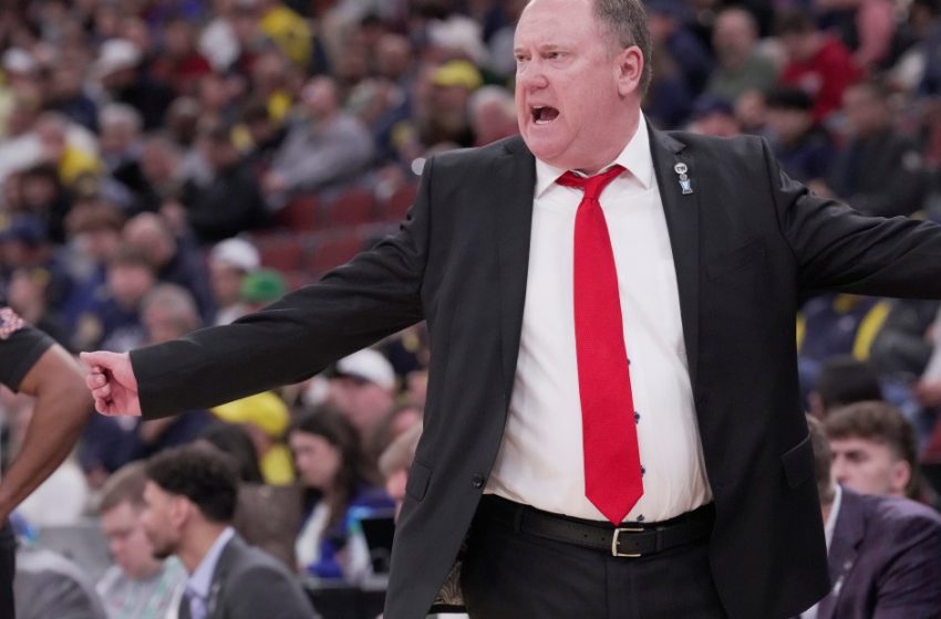  Wisconsin head coach Greg Gard calls Yaxel Lendeborg a ‘complete player’