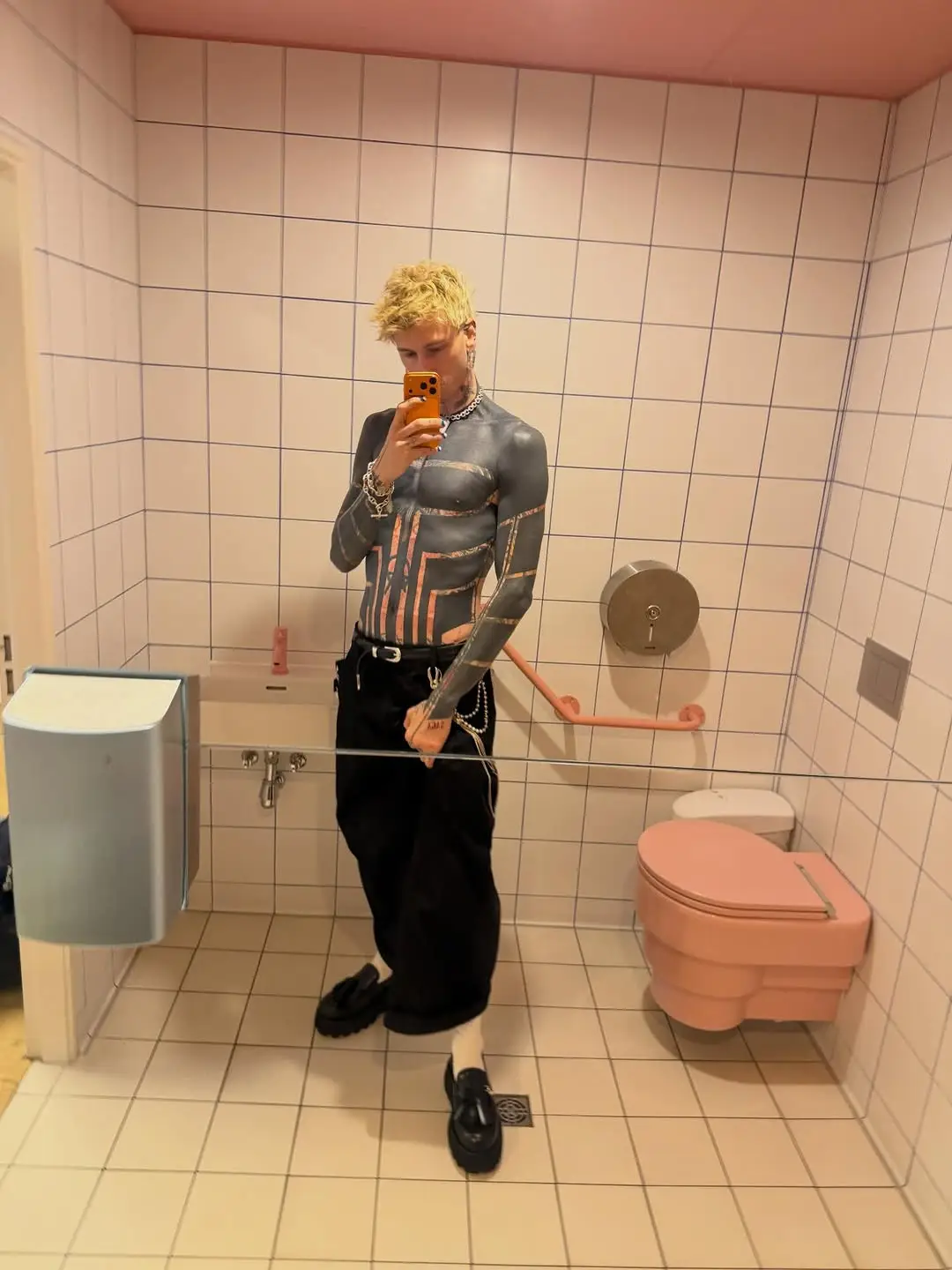 MGK shared a topless snap an hour after Fox's post (Instagram/@machinegunkelly)