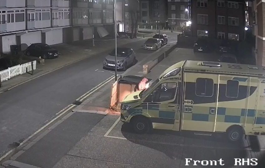  Jewish volunteer ambulances set on fire outside London synagogue in antisemitic attack