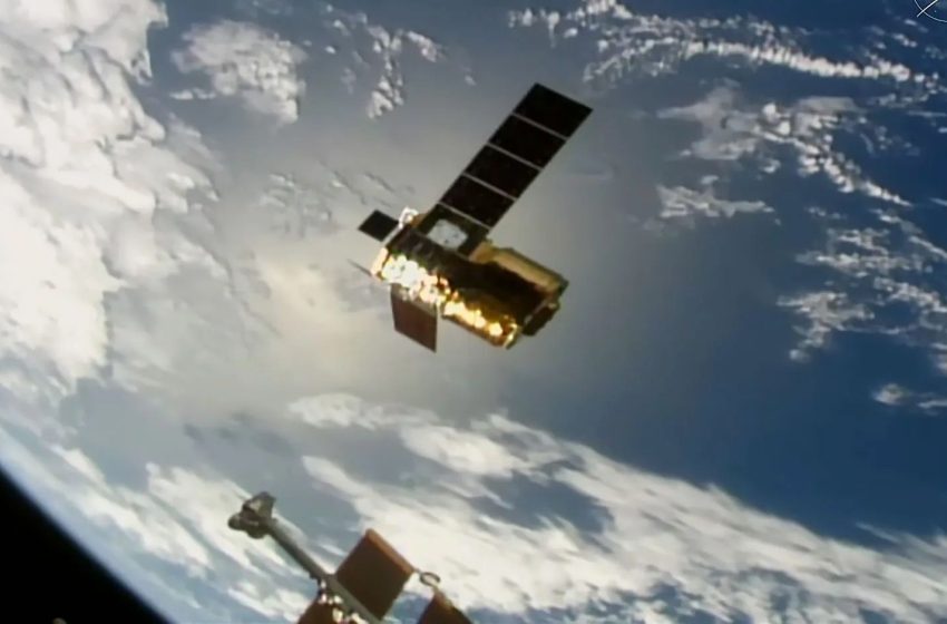  Japan’s 1st HTV-X cargo craft leaves the International Space Station (photo)