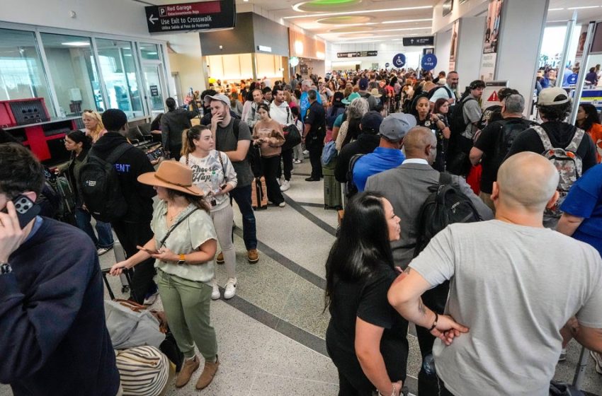  Long security lines at Houston, New Orleans airports as DHS funding affects TSA staffing
