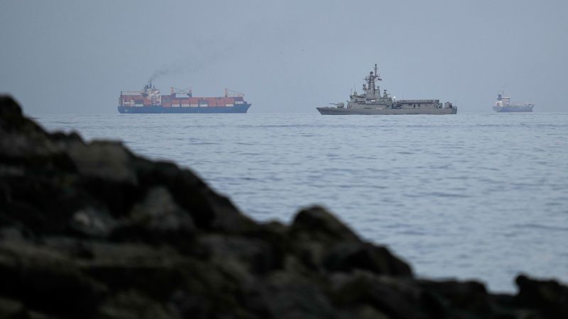  US furiously seeks to avert potential monthslong closure of Strait of Hormuz
