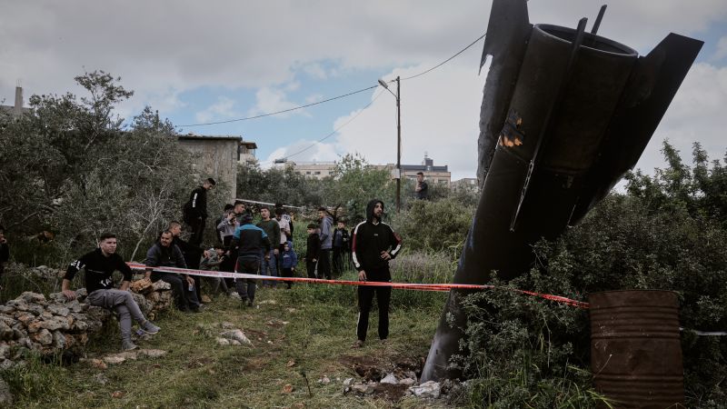  Obstacles to ending war come into focus as US and Iran outline starkly different demands