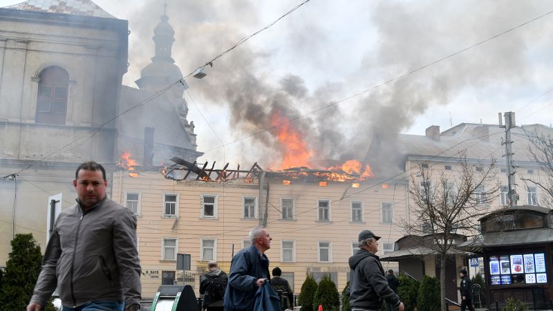  Russia fires nearly 1,000 drones against Ukraine in one of the war’s largest attacks